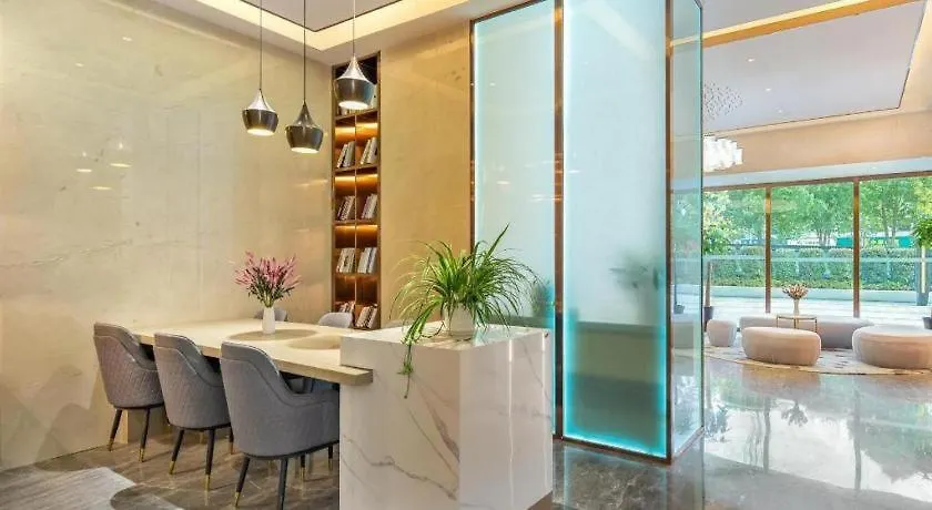 Lavande Hotel Xuchang Pangdonglai Hengdajinhui Plaza 3*,  China