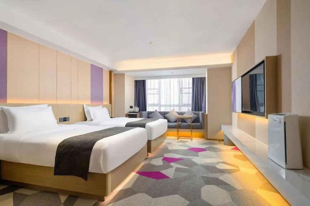 Lavande Hotel Xuchang Pangdonglai Hengdajinhui Plaza 3*,