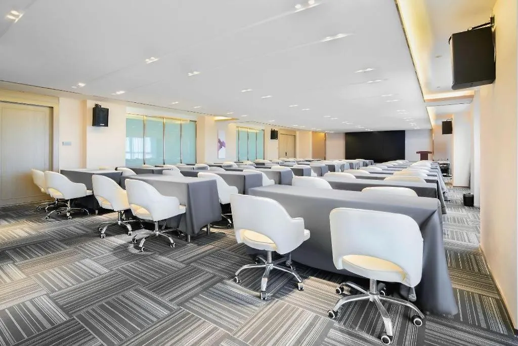 Lavande Hotel Xuchang Pangdonglai Hengdajinhui Plaza