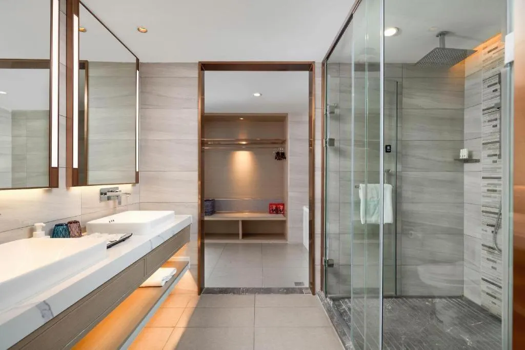 ***  Lavande Hotel Xuchang Pangdonglai Hengdajinhui Plaza Cina